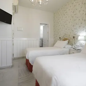 Hotel Basic Puerta De, Sevilla