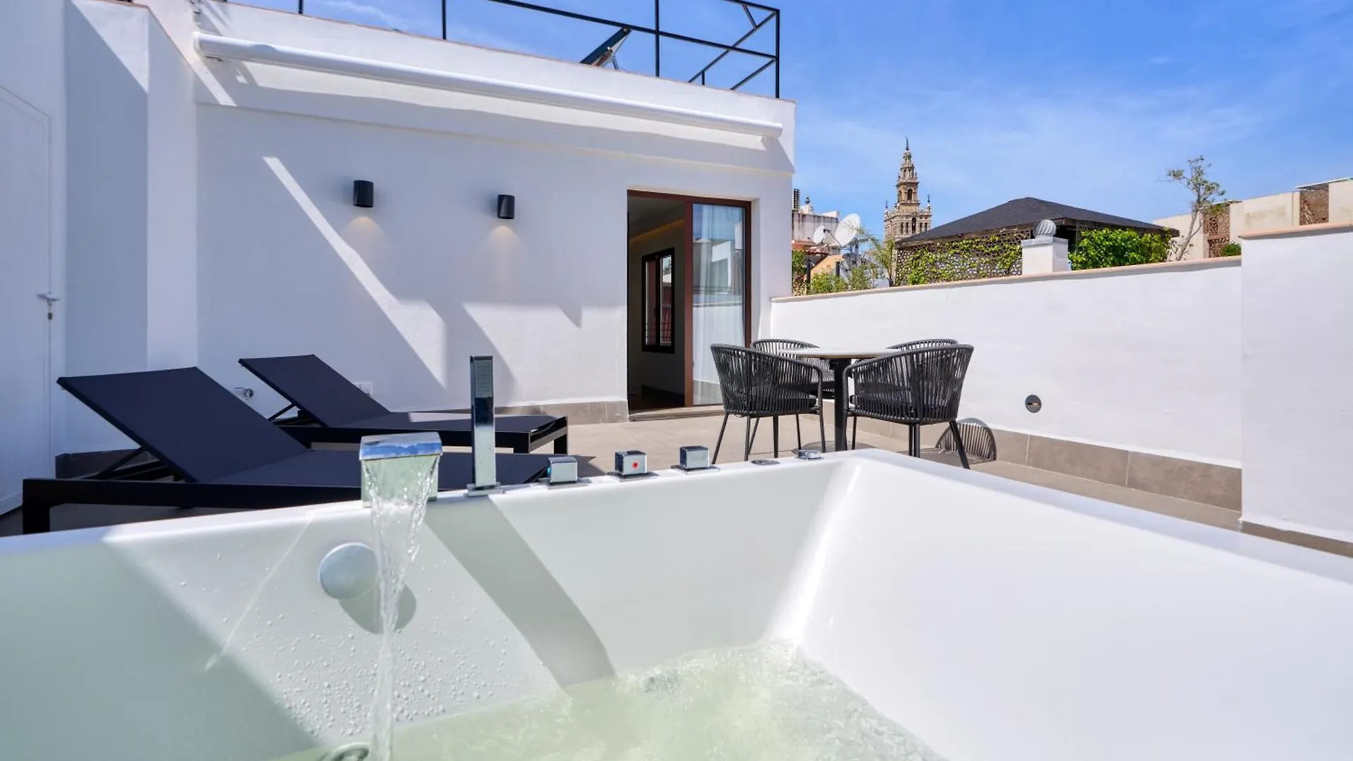 Hotel Murillo Reinoso location
